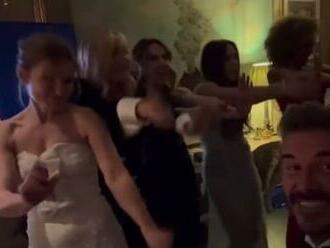 Divoká oslava 50-ky Victorie Beckham: Žúr so Spice Girls! FOTO, čo prinútila manžela spraviť