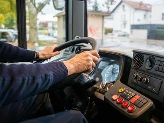 Vodiča autobusu v Levoči zadržala polícia: Nepochopíte, v akom stave chcel šoférovať
