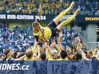 Rozlučka podle Reuse. Hvězda Dortmundu zaplatila pivo pro celý stadion