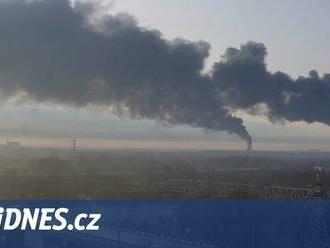 Nový ukrajinský rekord: aby zasáhl rafinerii, urazil dron 1500 kilometrů