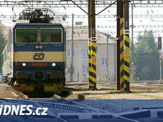 Na trati v Ostravě-Třebovicích srazil vlak člověka, ten na místě zemřel