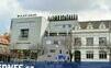 Z obchodního domu v centru Zlína spadl muž, zřejmě spáchal sebevraždu