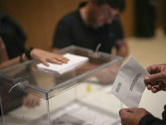 Voľby v Katalánsku vyhrali socialisti, vládu však sami nezostavia