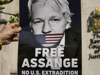 Assange sa môže odvolať proti vydaniu do USA, rozhodol súd