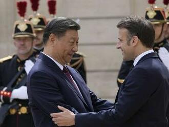 EÚ sa spolieha na Čínu, Si Ťin-pchingovi dohováral Macron aj Leyenová. Zatlačí Peking na Putina?