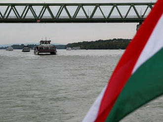 Na Dunaji sa zrazil čln s loďou. Hlásia najmenej dve obete a päť nezvestných