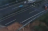 V čínskej v provincii Kuang-tung sa zrútila diaľnica, zomrelo najmenej 19 ľudí