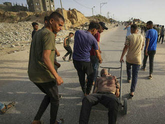 Pri izraelskom nálete na tábor Nusajrát údajne zahynulo 20 ľudí
