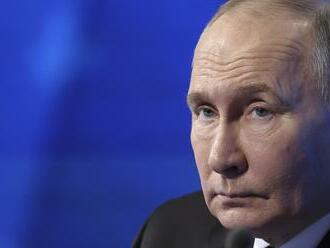 Putin sa piatykrát ujal funkcie prezidenta: Táto krajina nezaháľa! Aký odkaz vyslala?