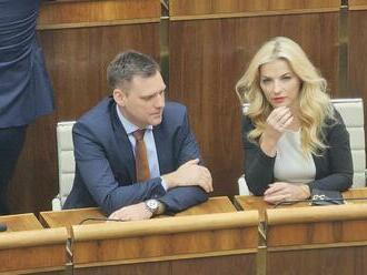 Taraba a Šimkovičová budú čeliť odvolávaniu, opozícia odovzdala podpisy